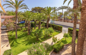 3 Bedroom Pet Friendly Apartment In Torrevieja
